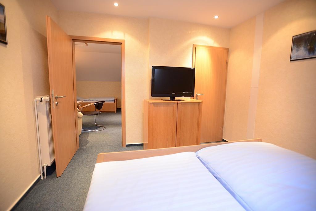 Hotel Zum Lutten Didi Friedeburg ห้อง รูปภาพ