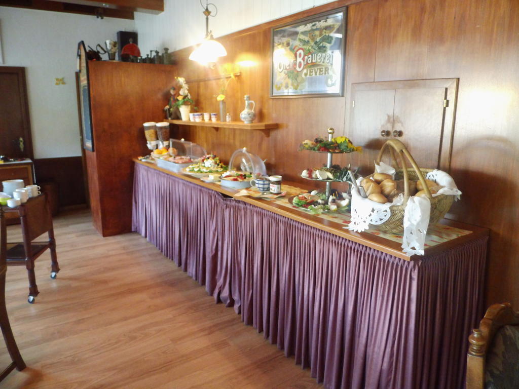 Hotel Zum Lutten Didi Friedeburg ภายนอก รูปภาพ