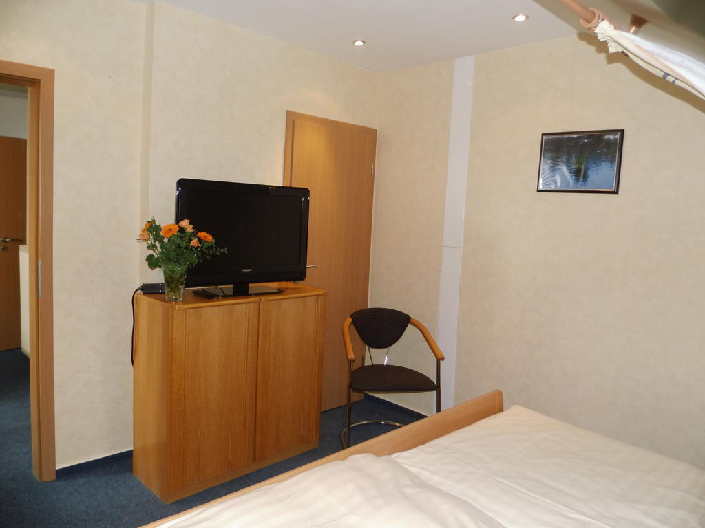Hotel Zum Lutten Didi Friedeburg ภายนอก รูปภาพ