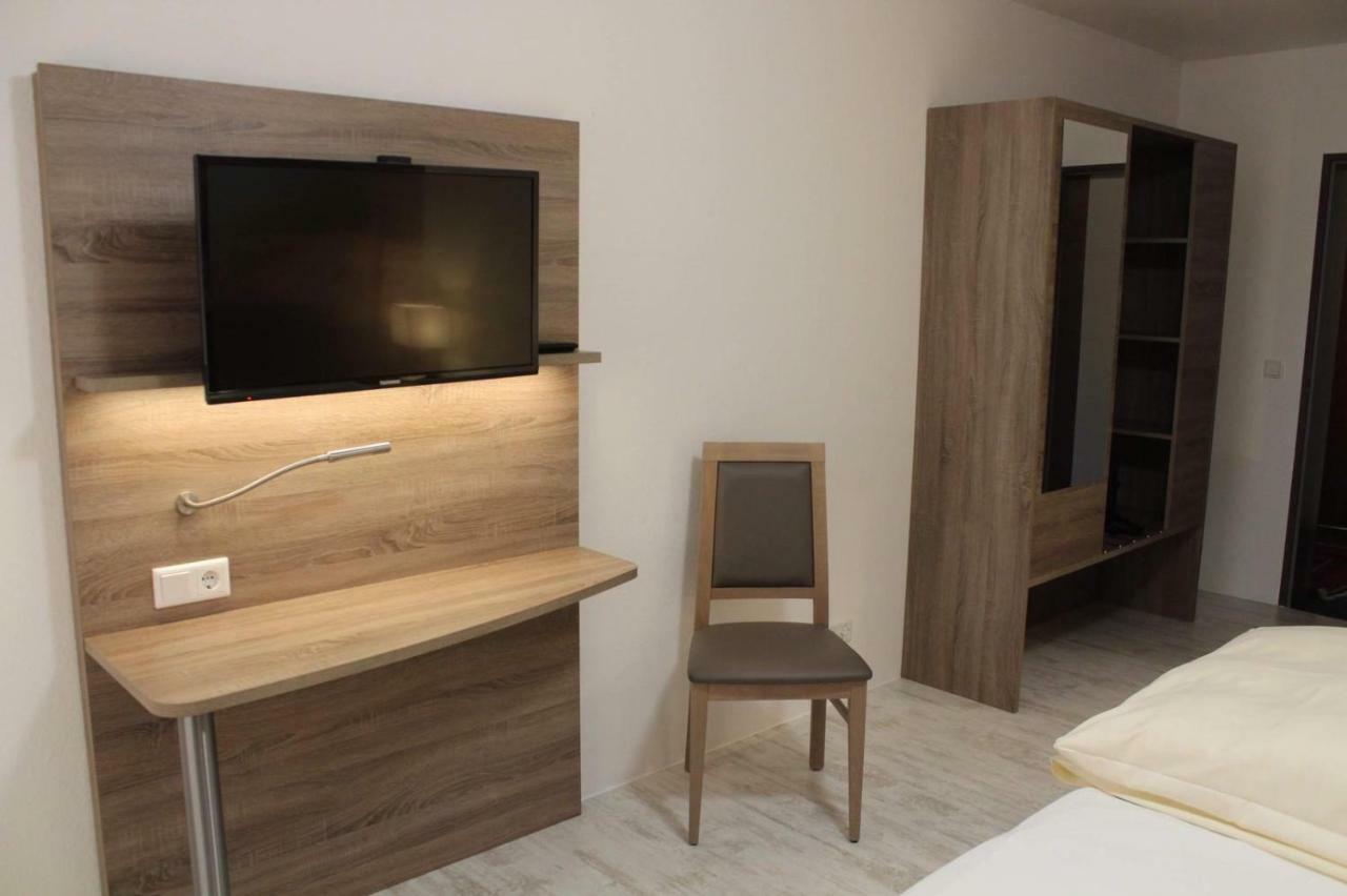 Hotel Zum Lutten Didi Friedeburg ภายนอก รูปภาพ